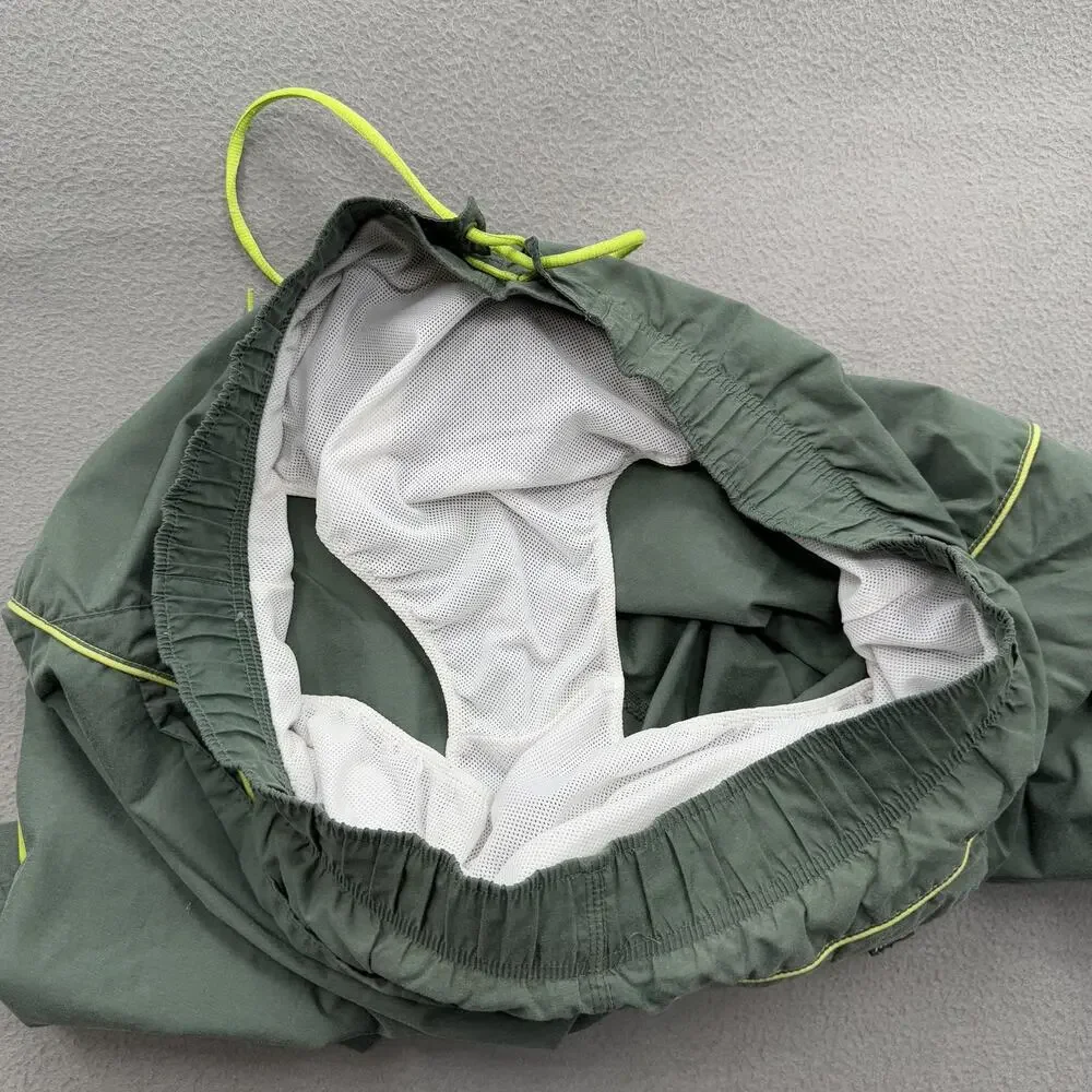 Nike‎ Shorts Mens Large Green Swim Trunks Mesh Lined Drawstring Swoosh Graphic